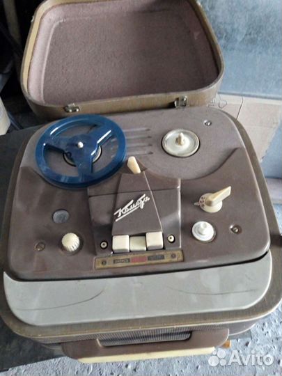 Катушечный магнитофон