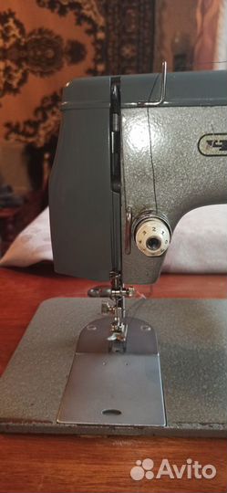 Швейная машина Чайка 2