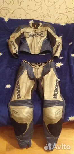 Мотокостюм