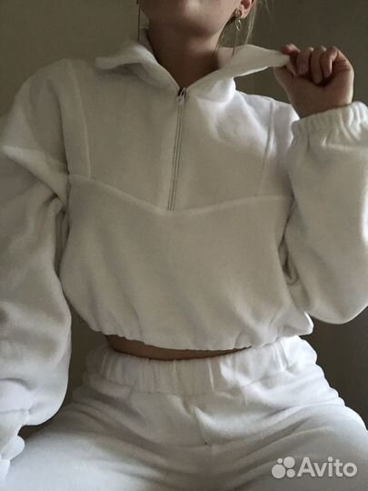 Женский спортивный костюм