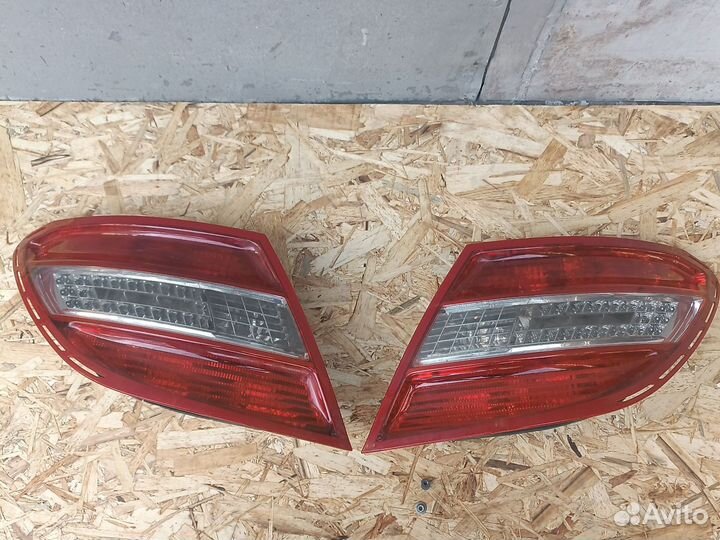 Задние фонари Mercedes Benz C-Class W204