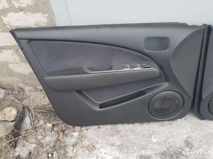 Дверная карта Mitsubishi Outlander 1