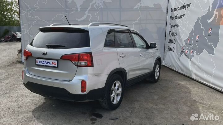 Замок двери передней правой Kia Sorento (XM) 81320