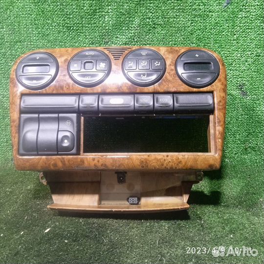 Рамка магнитолы Opel Omega B