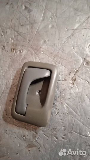 Ручка внутренняя двери передней правой Suzuki