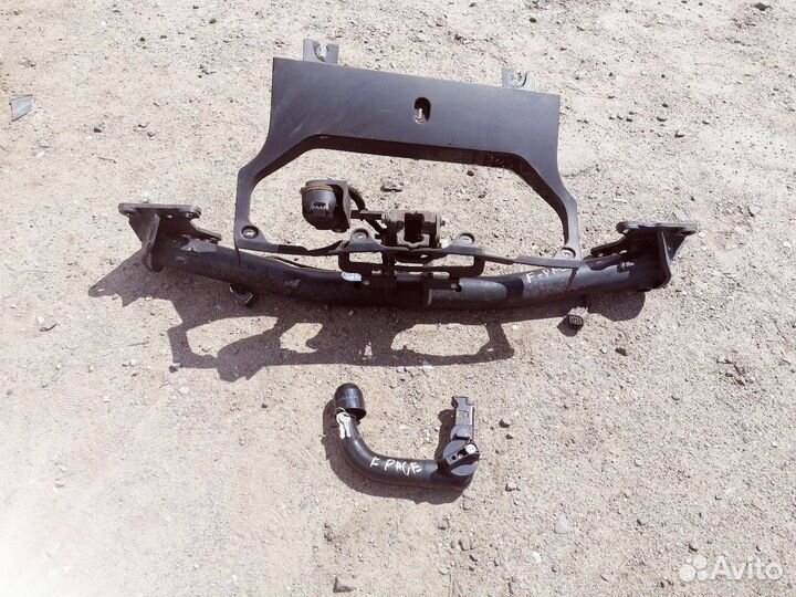 Прицепное устройство (фаркоп) Jaguar F-Pace 2017