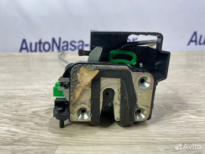 Замок двери задний левый Hyundai Solaris седан 1.6