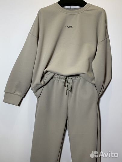 Спортивный костюм женский