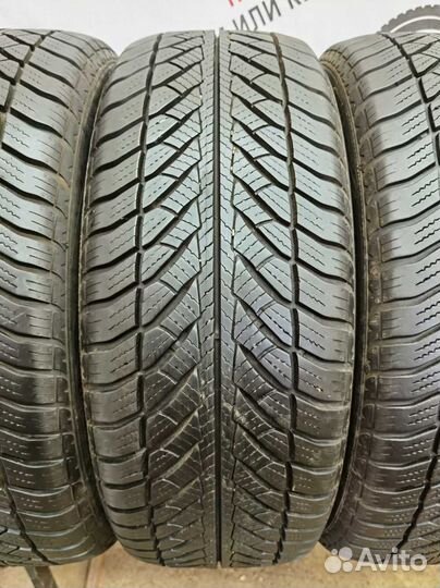 Goodyear UltraGrip 8 Performance 225/55 R17 97H