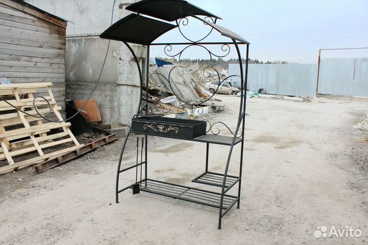 Мангал с крышей