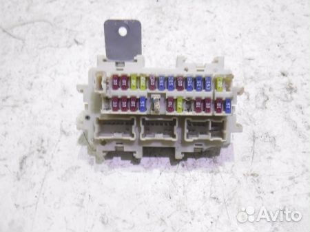 Блок предохранителей 252360745R