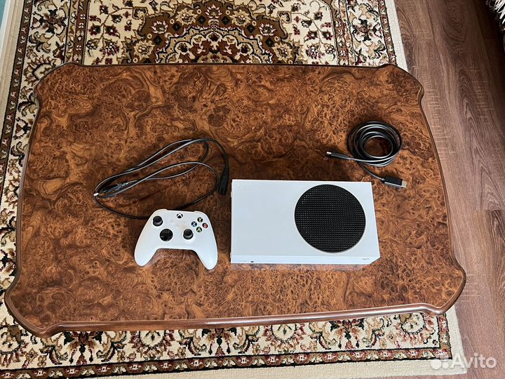 Xbox Series S (1 год пользования)