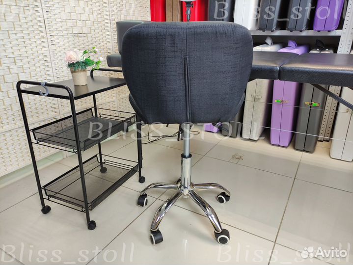 Кушетка со стулом и тележкой