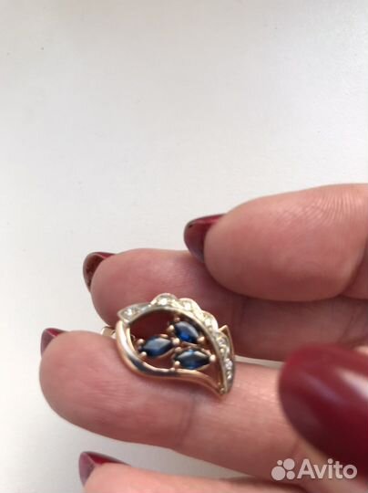 Золотые серьги с бриллиантами и сапфирами