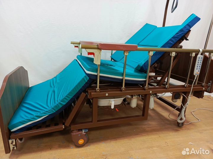 Медицинская кровать с полным функционалом