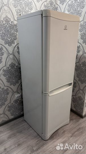 Холодильник бу Indesit