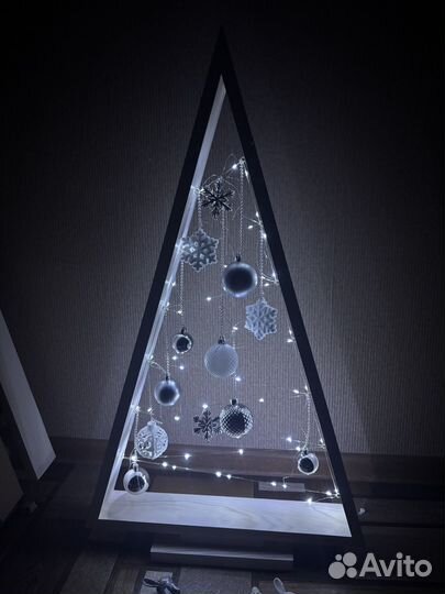 Елка деревянная треугольная