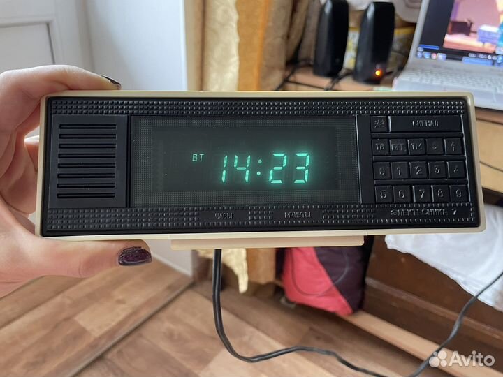 Советские настольные часы Электроника