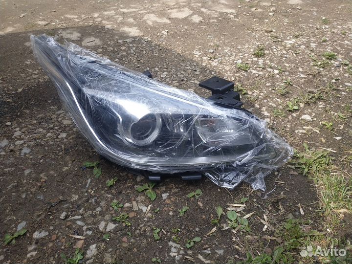 Передние фары на Киа Рио 4