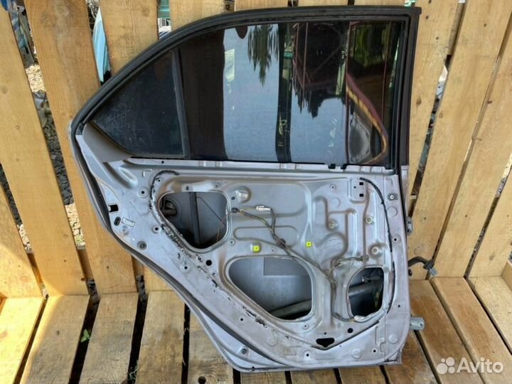 Дверь задняя левая Toyota Prius NHW10 1NZ 2000