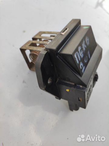 Резистор радиатора двс Peugeot 207