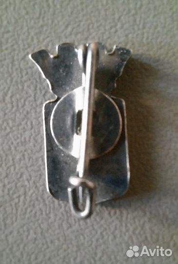 Значок старинный герб ле бо (Франция)