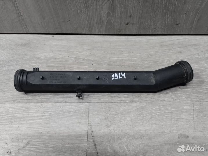 Патрубок Volkswagen Golf 4