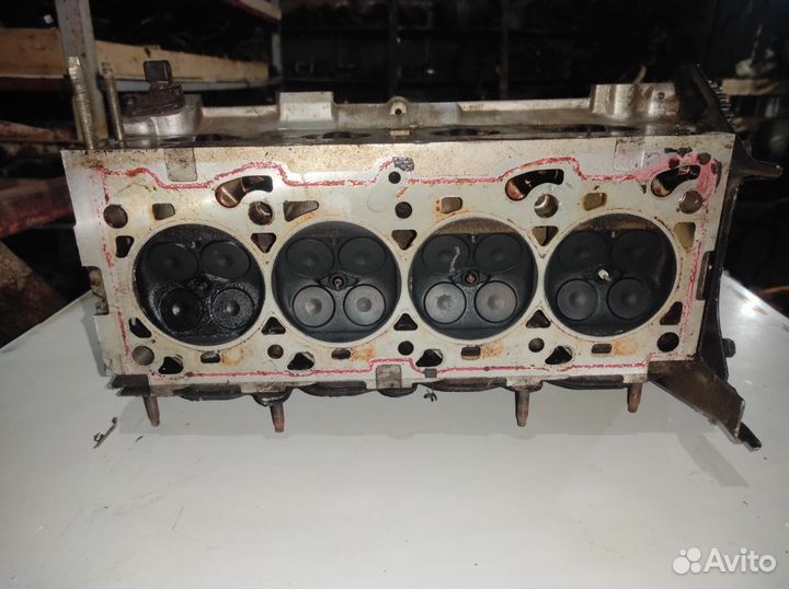 Головка блока Ford Mondeo 1.8 2.0 16v