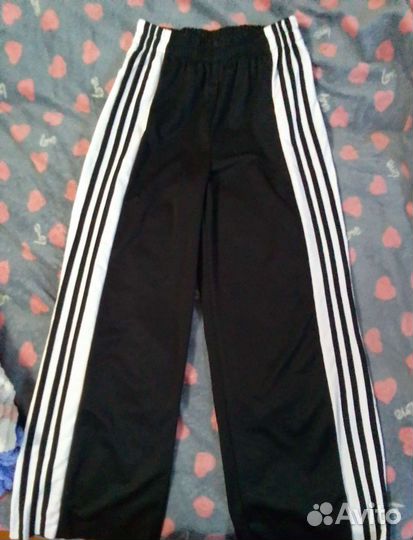 Штаны на заклепках adidas