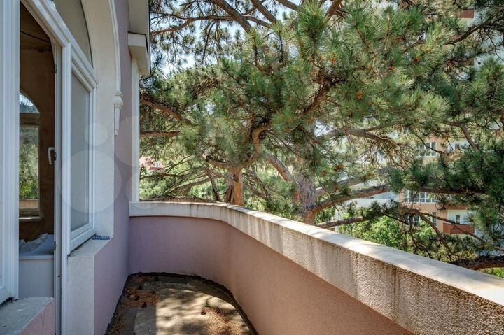 Дом 1270 м² на участке 25 сот.