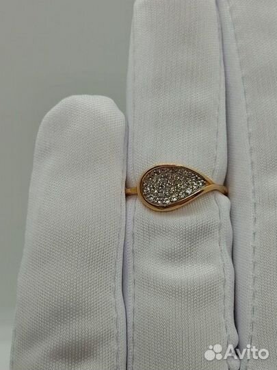 Кольцо с синтетическим камнем Золото