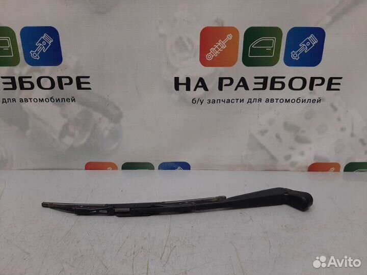 Щетка стеклоочистителя задняя Toyota Land Cruiser