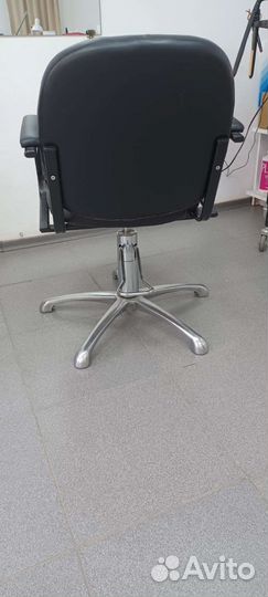 Парикмахерское кресло