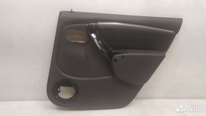 Обшивка двери задняя правая Renault Duster 2010