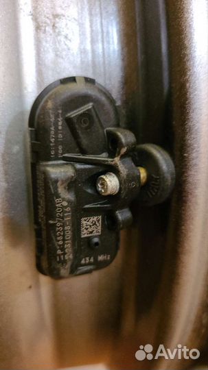 Оригинальные диски Jeep Cheroke с датчиками r17