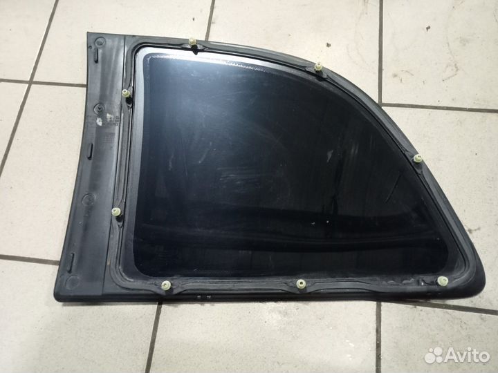 Форточка задняя правая Опель Зафира А