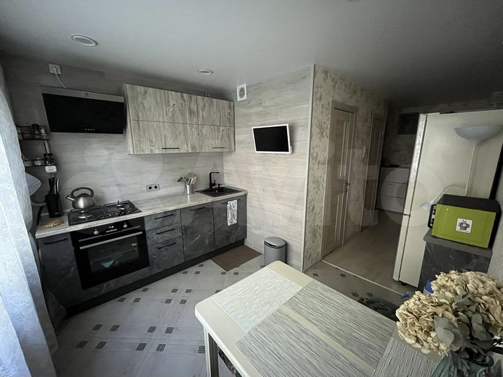 2-к. квартира, 54 м², 1/5 эт.