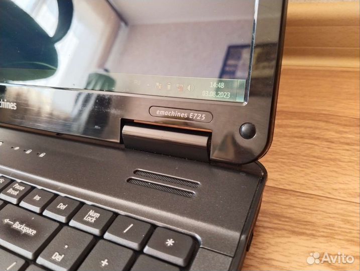 Ноутбук emachines E725