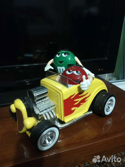 Машинка M&M's