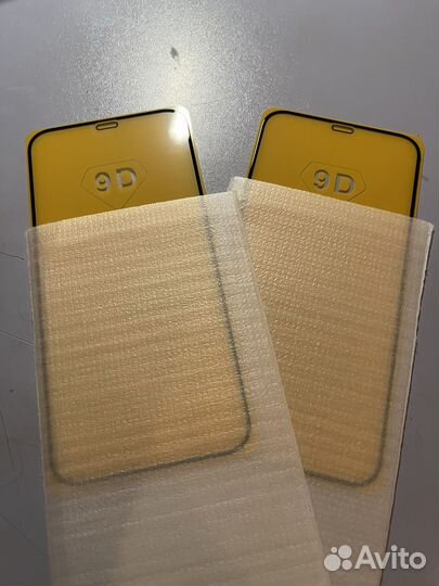 Защитное стекло на iPhone 12