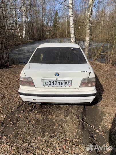 Задние фонари BMW e36 1,8 мех