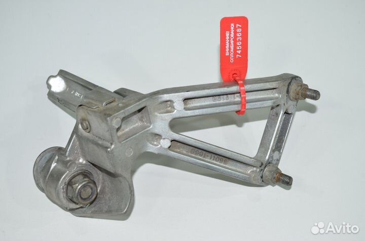 Подножка пассажира правая Kawasaki ZX-9R ZX900B