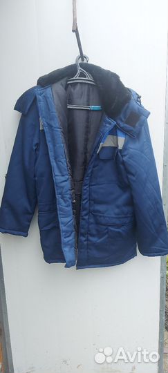 Куртка зимняя с меховым воротником