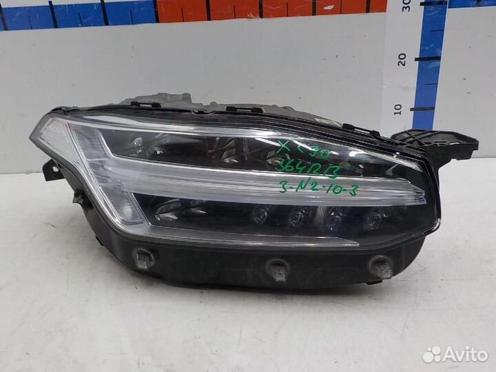 Фара правая Volvo XC90