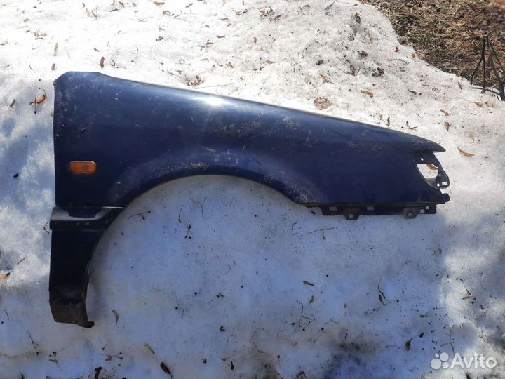 Крыло переднее правое Passat b4