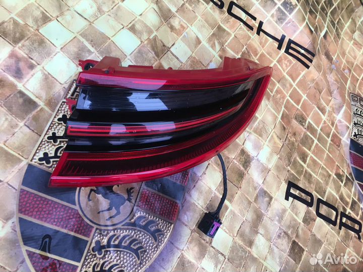 Porsche Macan фонарь задний правый