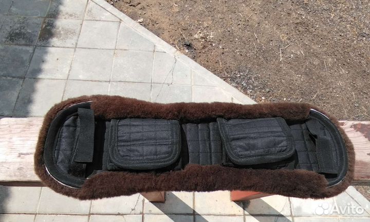 Мех на подпругу, уздечку, повод в наличии. новый