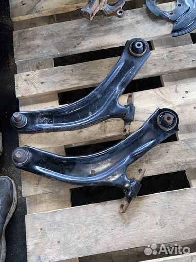 Рычяг передний левый Nissan X-Trail T31