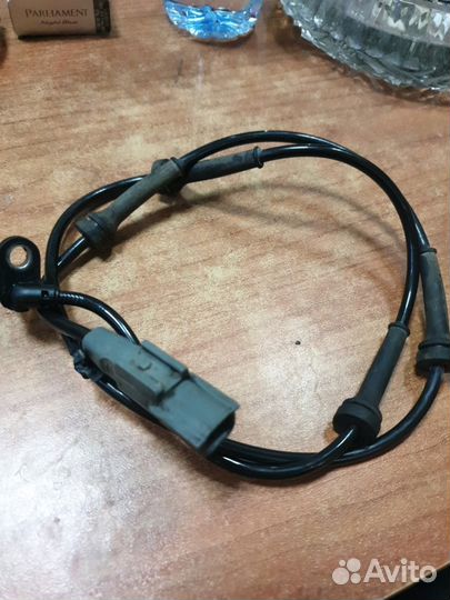 Инфинити Qx56,QX80 Z62.Задний датчик abs