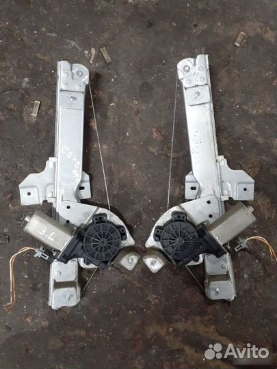 Стеклоподъемник задний правый Renault Sandero